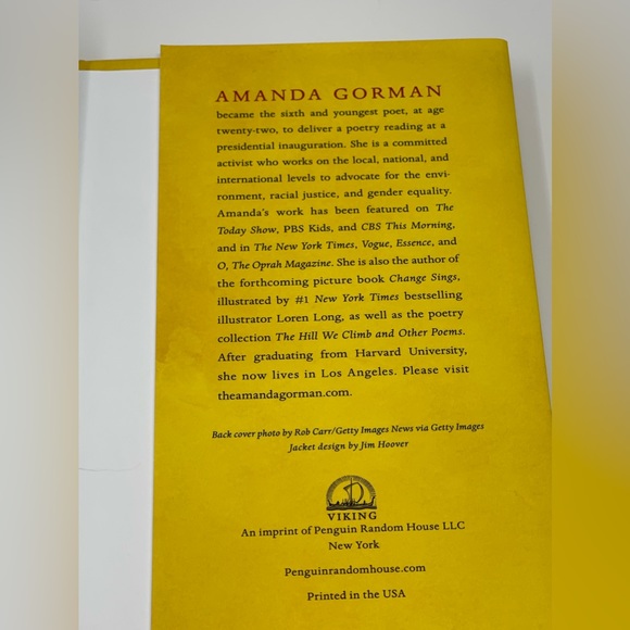 AMANDA GORMAN: “THE HILL WE CLIMB: An Inaugural Poem for the Country” Book - Picture 4 of 5